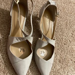 Calvin Klein 7.5 shoes cream color .